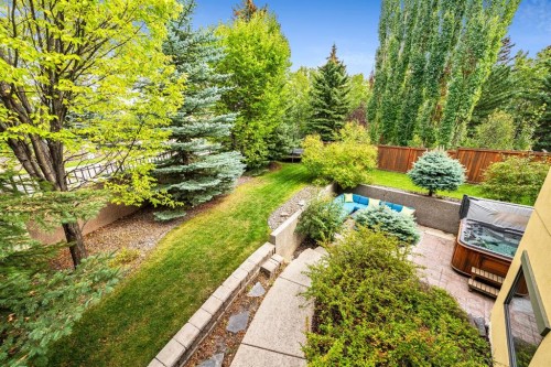 212 Aspen Meadows Place Sw, Calgary, AB - Outdoor