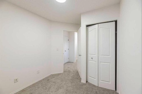 36-111 Tarawood Lane Ne, Calgary, AB - Indoor Photo Showing Other Room