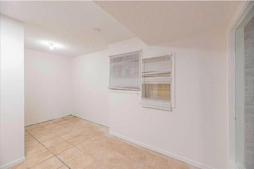 36-111 Tarawood Lane Ne, Calgary, AB - Indoor Photo Showing Other Room