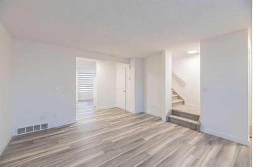 36-111 Tarawood Lane Ne, Calgary, AB - Indoor Photo Showing Other Room
