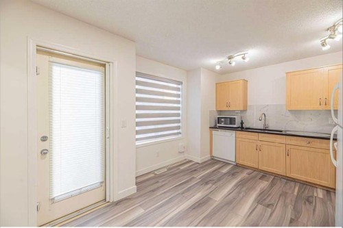36-111 Tarawood Lane Ne, Calgary, AB - Indoor Photo Showing Kitchen