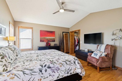 128 Tuscany Vista Crescent Nw, Calgary, AB - Indoor Photo Showing Bedroom