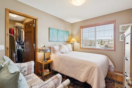 128 Tuscany Vista Crescent Nw, Calgary, AB - Indoor Photo Showing Bedroom