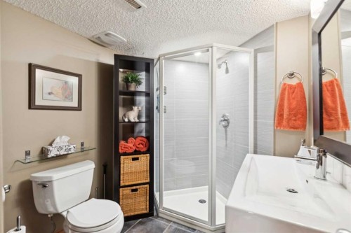128 Tuscany Vista Crescent Nw, Calgary, AB - Indoor Photo Showing Bathroom