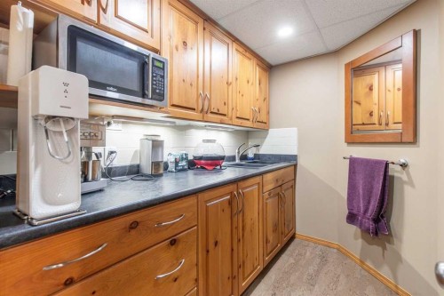 128 Tuscany Vista Crescent Nw, Calgary, AB - Indoor Photo Showing Kitchen