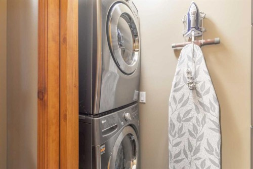 128 Tuscany Vista Crescent Nw, Calgary, AB - Indoor Photo Showing Laundry Room