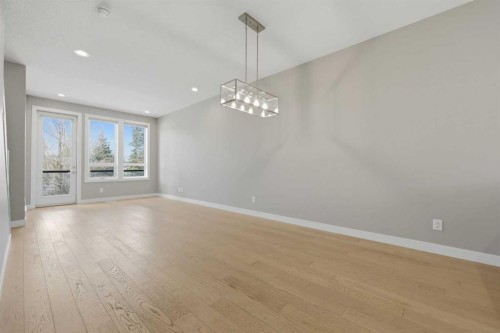 4065 32 Avenue Nw, Calgary, AB - Indoor Photo Showing Other Room