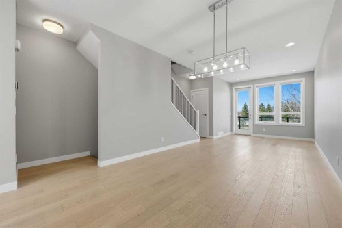 4065 32 Avenue Nw, Calgary, AB - Indoor Photo Showing Other Room