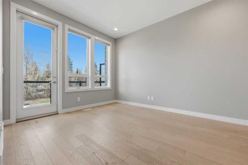 4065 32 Avenue Nw, Calgary, AB - Indoor Photo Showing Other Room