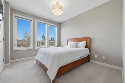 4065 32 Avenue Nw, Calgary, AB - Indoor Photo Showing Bedroom