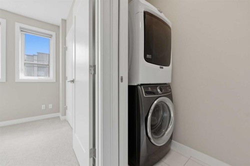 4065 32 Avenue Nw, Calgary, AB - Indoor Photo Showing Laundry Room