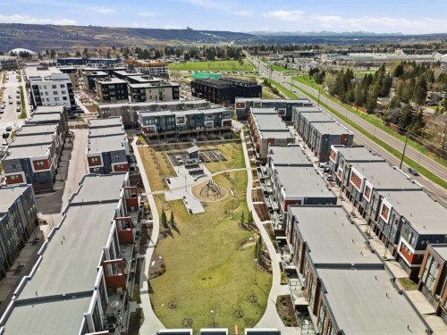 4065 32 Avenue Nw, Calgary, AB - Outdoor With View