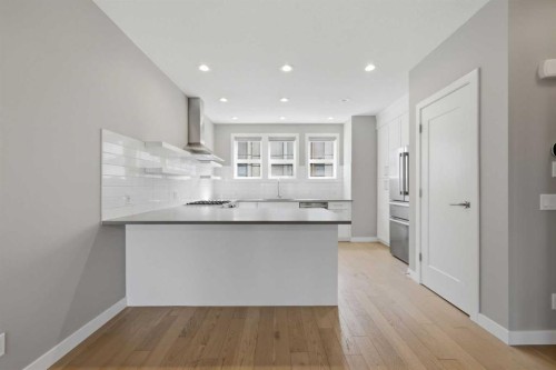 4065 32 Avenue Nw, Calgary, AB - Indoor