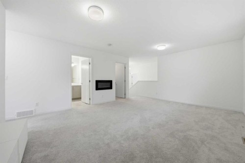 324 Copperhead Way Se, Calgary, AB - Indoor Photo Showing Other Room