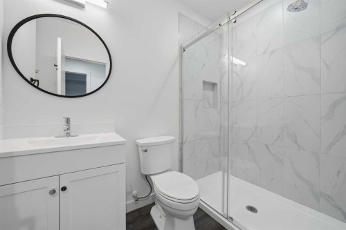 324 Copperhead Way Se, Calgary, AB - Indoor Photo Showing Bathroom