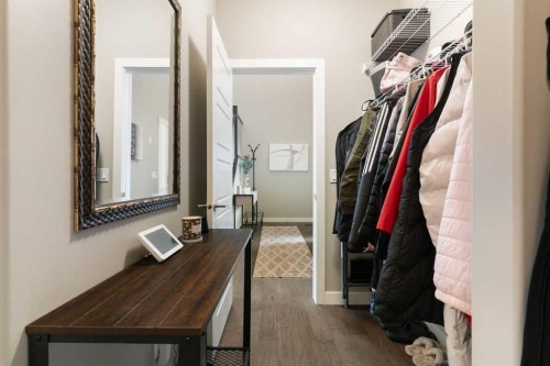 71 Sherview Grove Nw, Calgary, AB - Indoor With Storage
