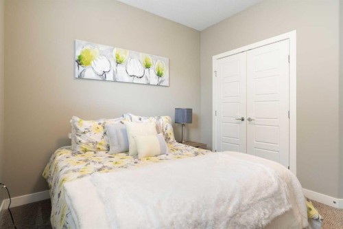 71 Sherview Grove Nw, Calgary, AB - Indoor Photo Showing Bedroom