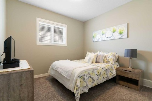 71 Sherview Grove Nw, Calgary, AB - Indoor Photo Showing Bedroom