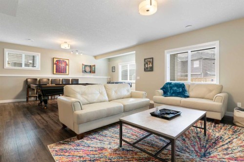 71 Sherview Grove Nw, Calgary, AB - Indoor Photo Showing Living Room