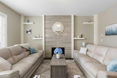71 Sherview Grove Nw, Calgary, AB - Indoor Photo Showing Living Room