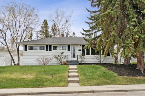 19 Hyslop Drive Sw, Calgary, AB - Outdoor With Facade