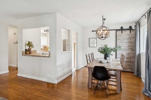 19 Hyslop Drive Sw, Calgary, AB - Indoor Photo Showing Dining Room