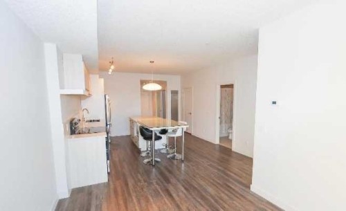 308-730 5 Street Ne, Calgary, AB - Indoor