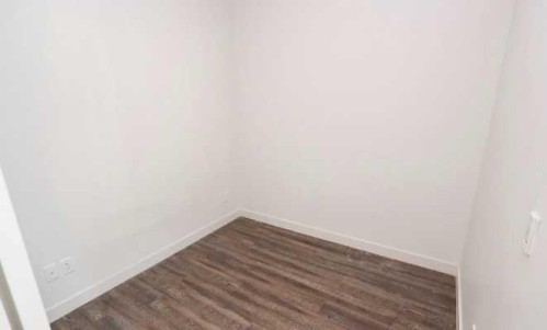 308-730 5 Street Ne, Calgary, AB - Indoor Photo Showing Other Room