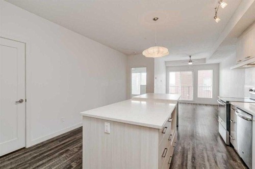 308-730 5 Street Ne, Calgary, AB - Indoor Photo Showing Kitchen