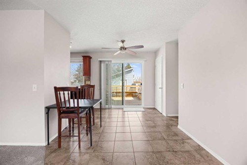 7720 Hunterquay Road Nw, Calgary, AB - Indoor