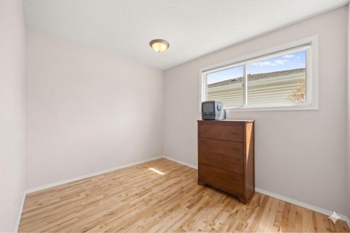 7720 Hunterquay Road Nw, Calgary, AB - Indoor