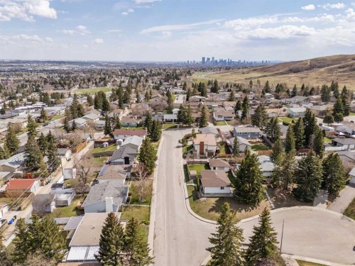 7720 Hunterquay Road Nw, Calgary, AB - Outdoor With View