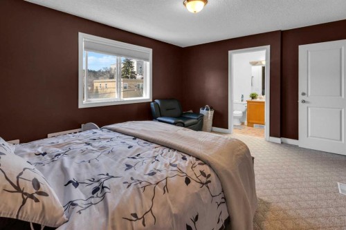 2-3421 5 Avenue Nw, Calgary, AB - Indoor Photo Showing Bedroom