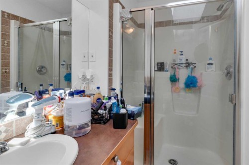 2-3421 5 Avenue Nw, Calgary, AB - Indoor Photo Showing Bathroom