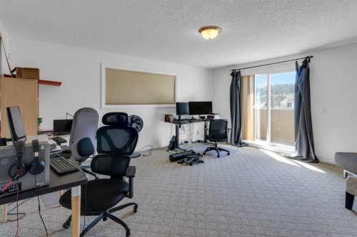 2-3421 5 Avenue Nw, Calgary, AB - Indoor Photo Showing Office