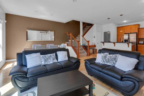 2-3421 5 Avenue Nw, Calgary, AB - Indoor Photo Showing Living Room