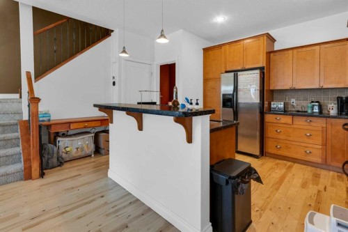 2-3421 5 Avenue Nw, Calgary, AB - Indoor Photo Showing Kitchen