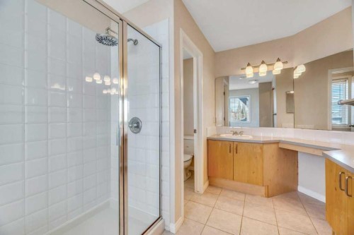 151 Everhollow Way Sw, Calgary, AB - Indoor Photo Showing Bathroom
