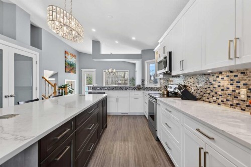 308 Cambridge Place, Strathmore, AB - Indoor Photo Showing Kitchen With Upgraded Kitchen