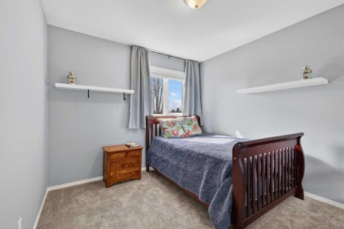 308 Cambridge Place, Strathmore, AB - Indoor Photo Showing Bedroom