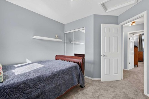 308 Cambridge Place, Strathmore, AB - Indoor Photo Showing Bedroom