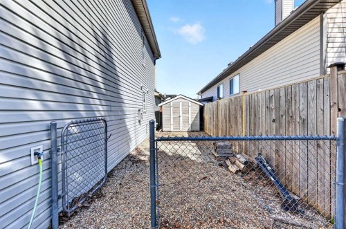 308 Cambridge Place, Strathmore, AB - Outdoor