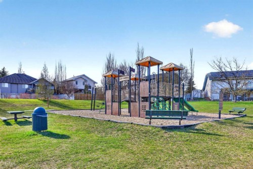 308 Cambridge Place, Strathmore, AB - Outdoor