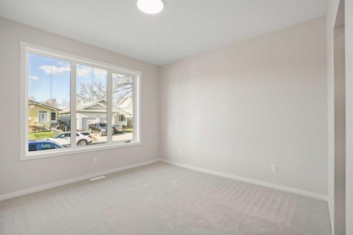121 5 Avenue Se, High River, AB - Indoor Photo Showing Other Room