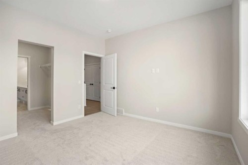 121 5 Avenue Se, High River, AB - Indoor Photo Showing Other Room