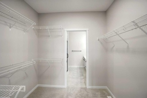 121 5 Avenue Se, High River, AB - Indoor With Storage