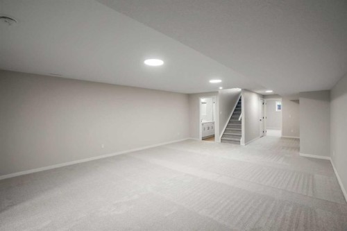 121 5 Avenue Se, High River, AB - Indoor