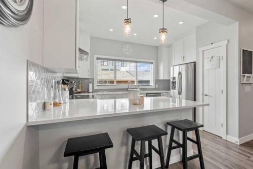 11 Masters Manor Se, Calgary, AB - Indoor Photo Showing Kitchen With Upgraded Kitchen