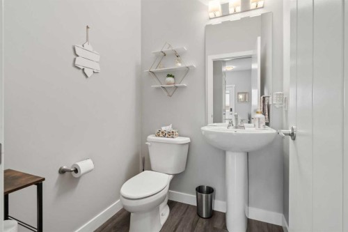11 Masters Manor Se, Calgary, AB - Indoor Photo Showing Bathroom