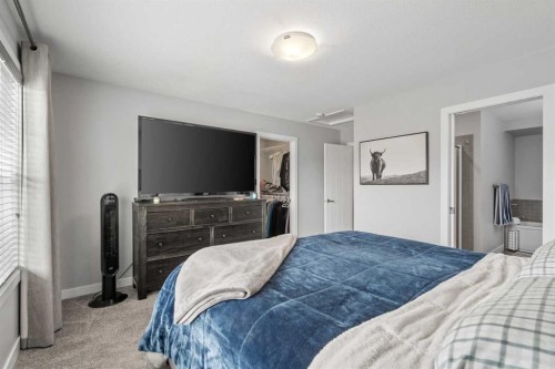 11 Masters Manor Se, Calgary, AB - Indoor Photo Showing Bedroom